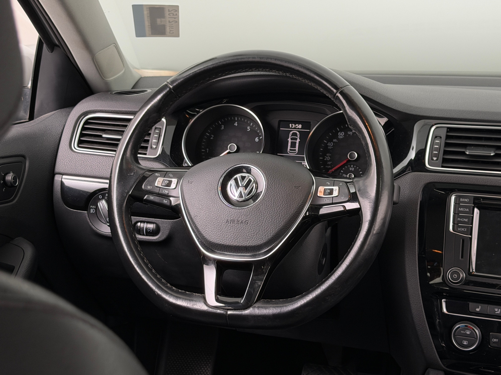 Thumbnail: 2017 Volkswagen Jetta - 4