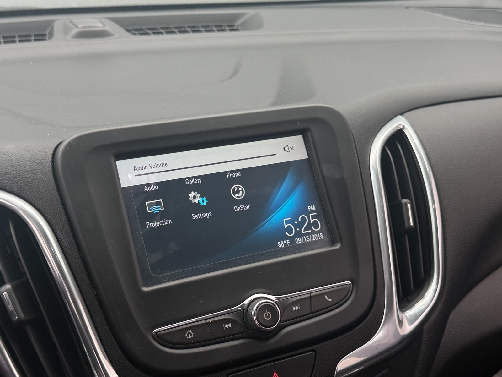 Thumbnail: 2018 Chevrolet Equinox - 4