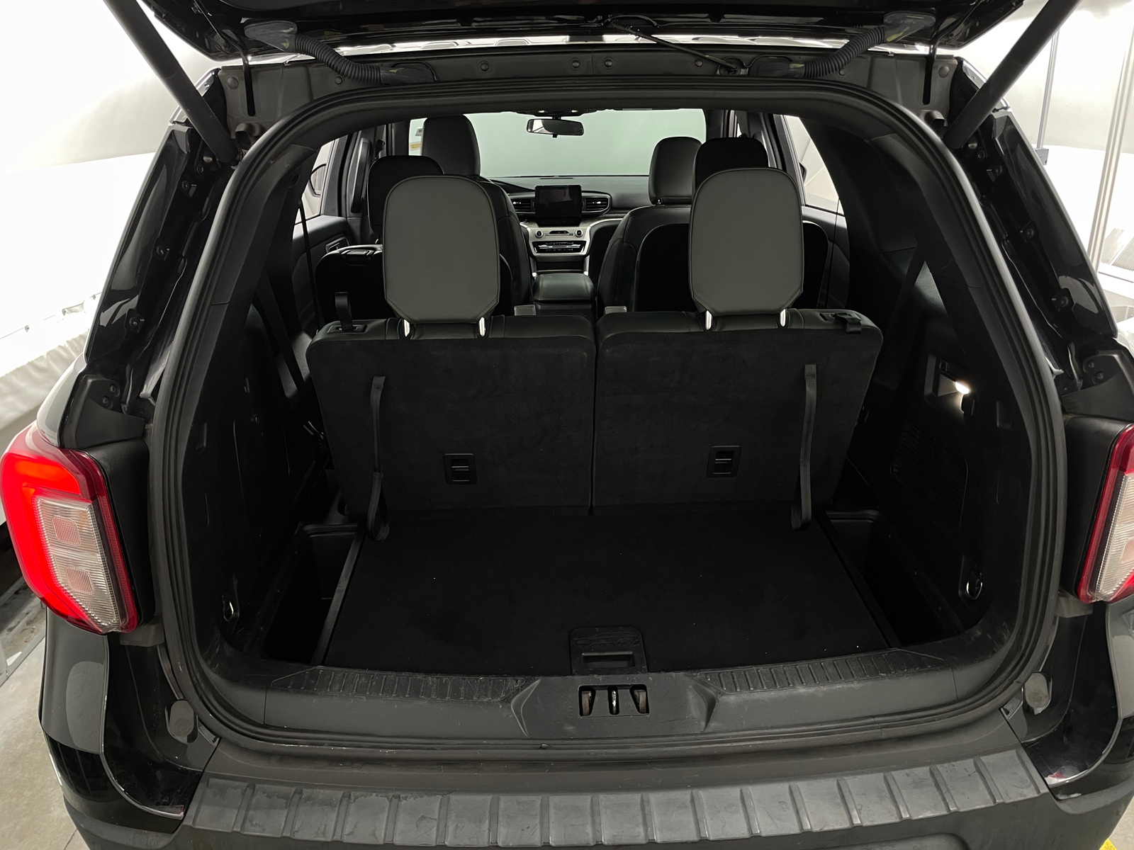 Thumbnail: 2021 Ford Explorer - 6