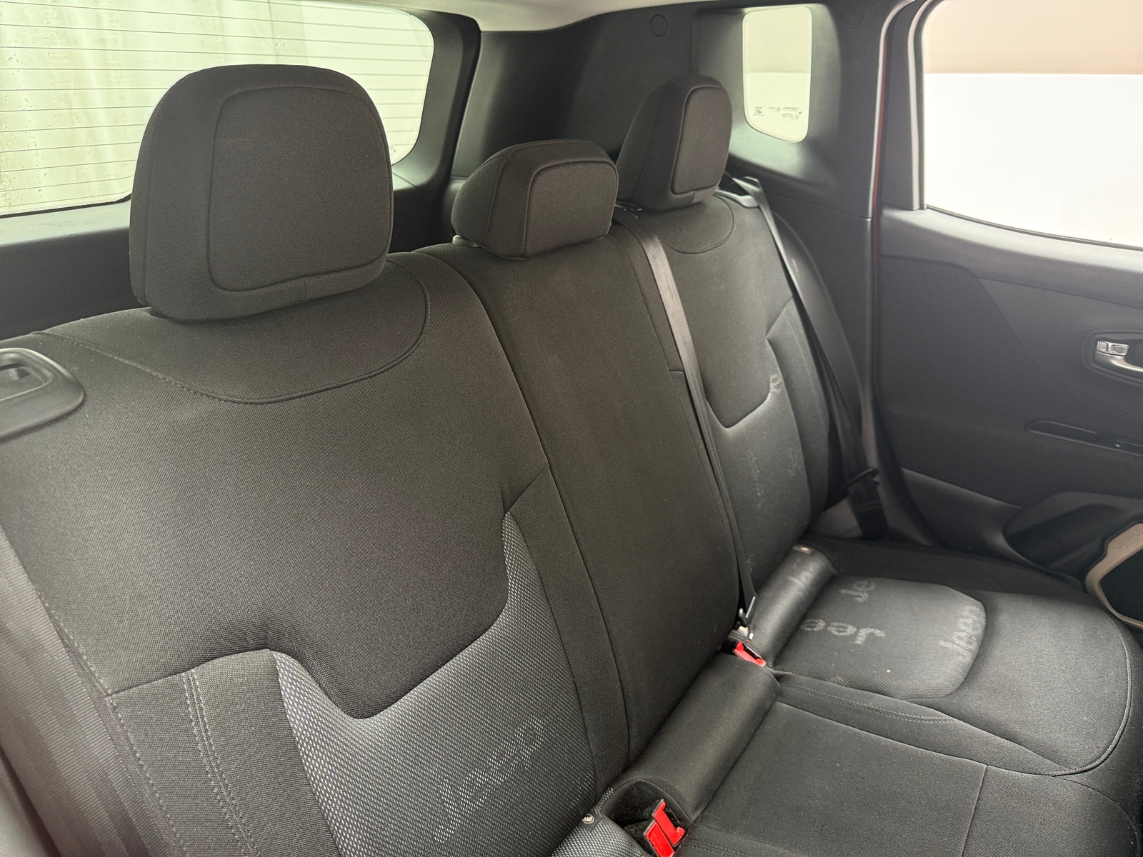 Thumbnail: 2017 Jeep Renegade - 6