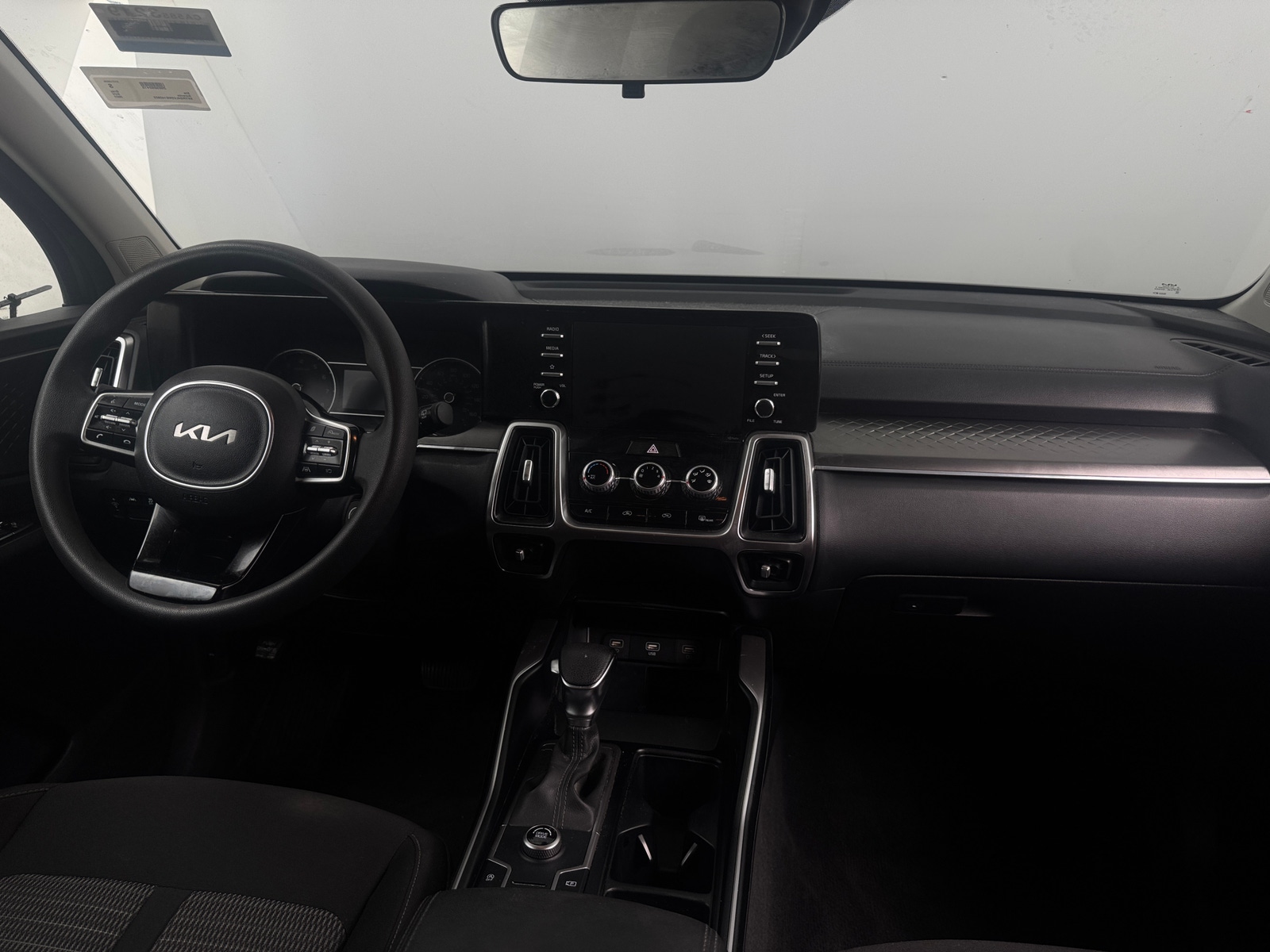Thumbnail: 2022 Kia Sorento - 3