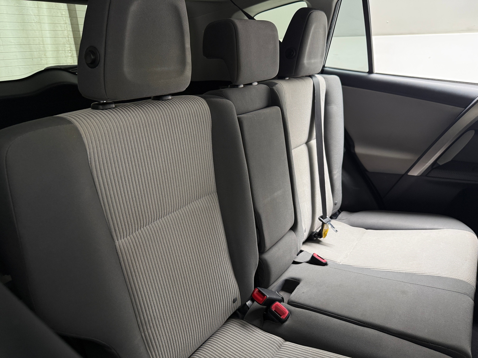 Thumbnail: 2015 Toyota RAV4 - 6