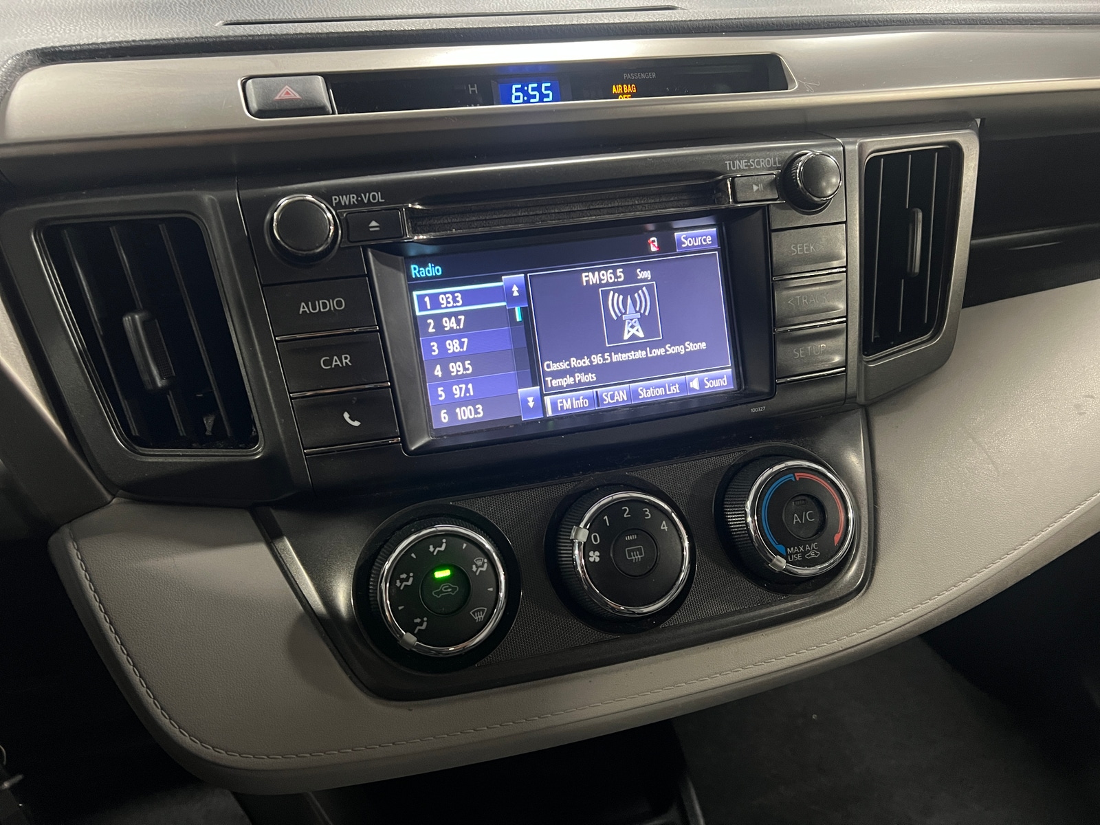 Thumbnail: 2015 Toyota RAV4 - 4