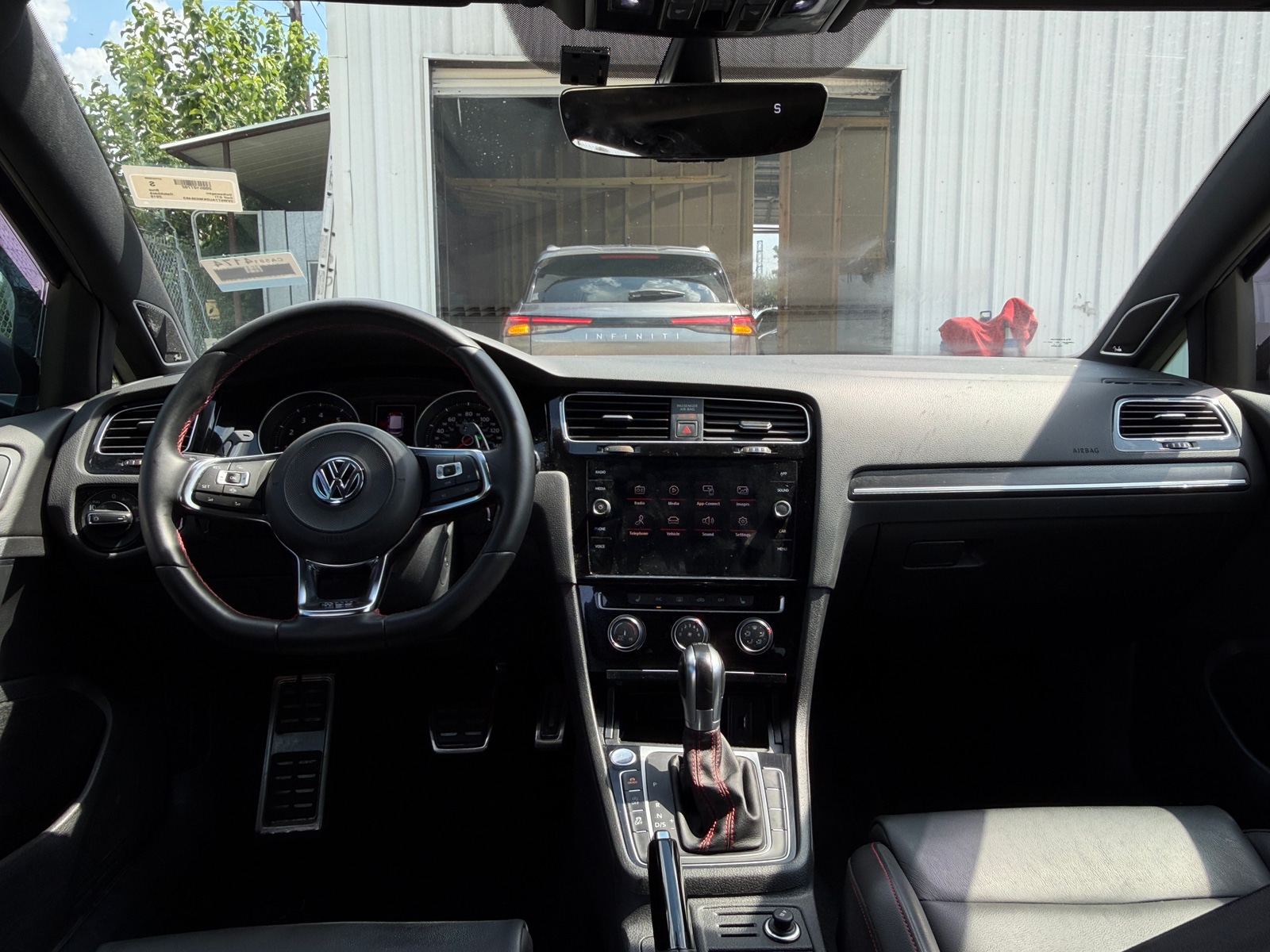 Thumbnail: 2019 Volkswagen Golf - 2