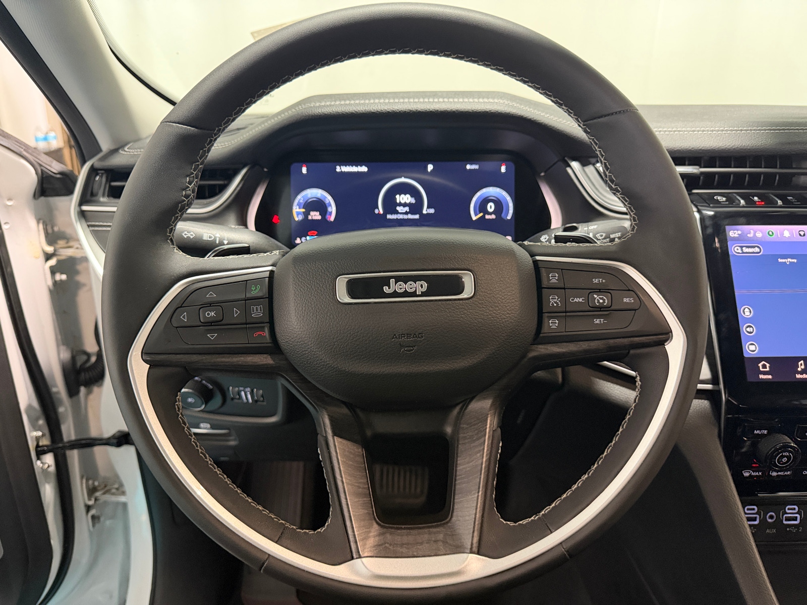 Thumbnail: 2023 Jeep Grand Cherokee - 4