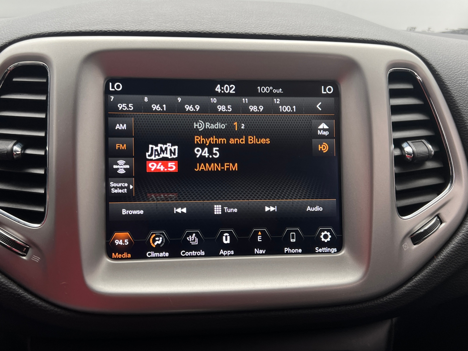 Thumbnail: 2021 Jeep Compass - 3
