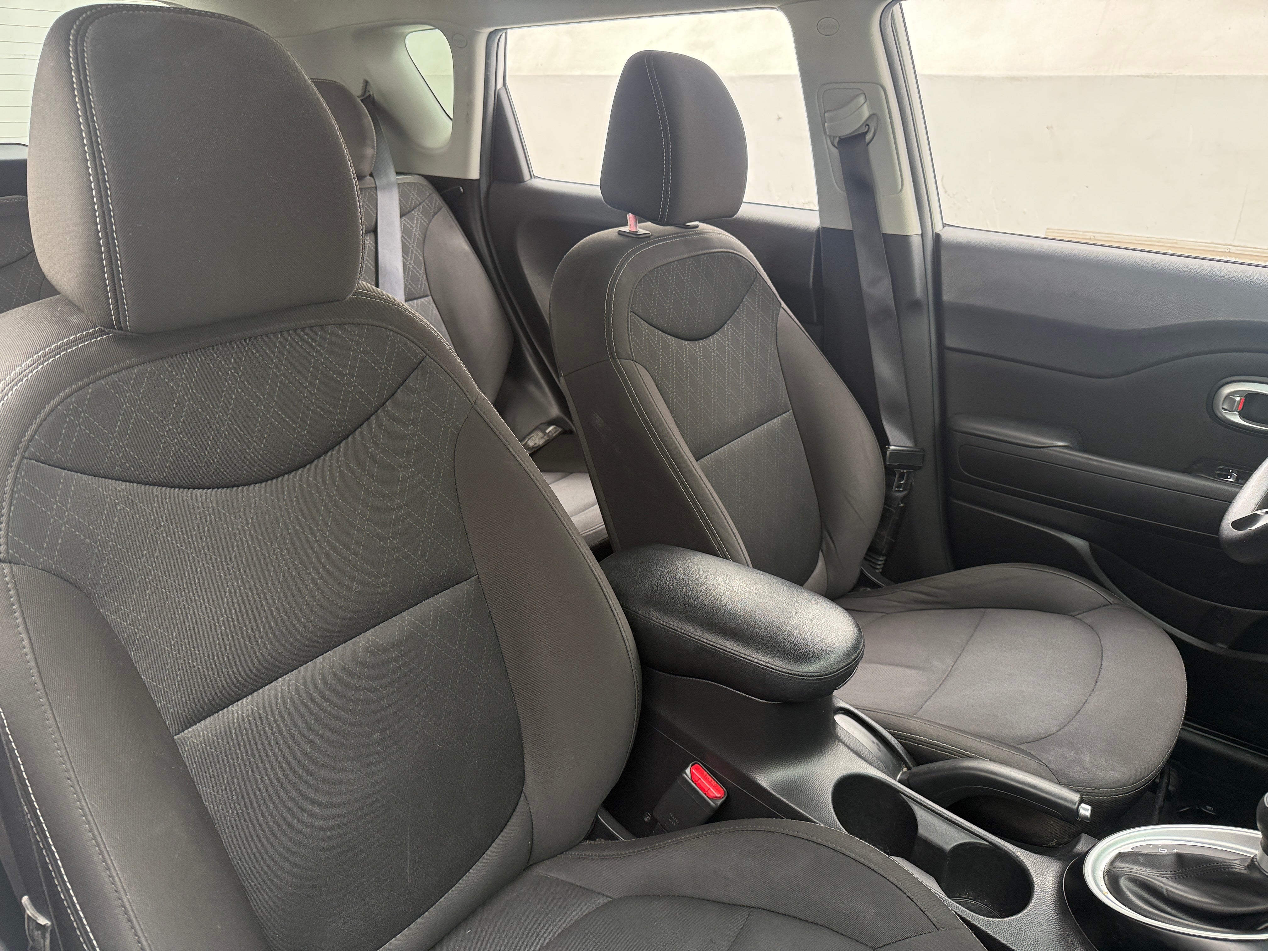 Used 2018 Kia Soul Base with VIN KNDJN2A25J7575060 for sale in Pewaukee, WI