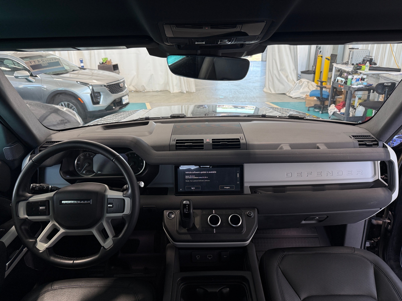 Thumbnail: 2023 Land Rover Defender - 2