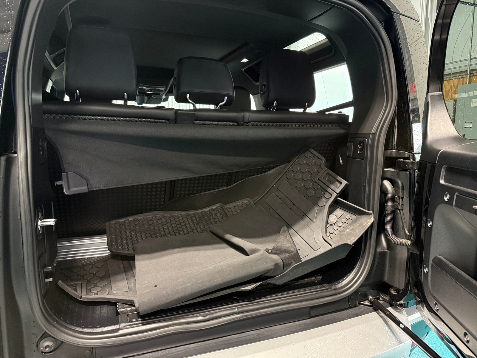 Thumbnail: 2023 Land Rover Defender - 6