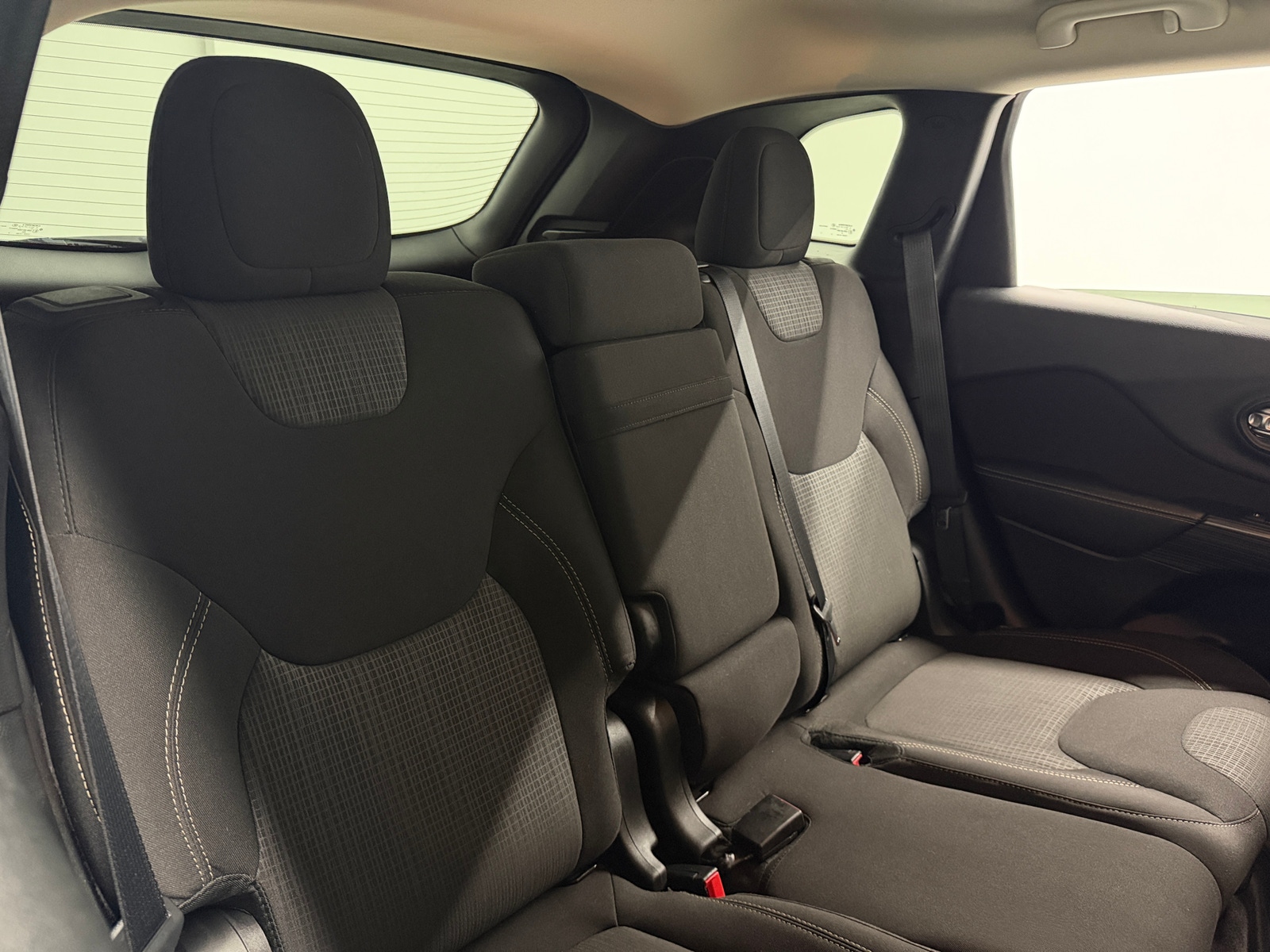 Thumbnail: 2016 Jeep Cherokee - 6