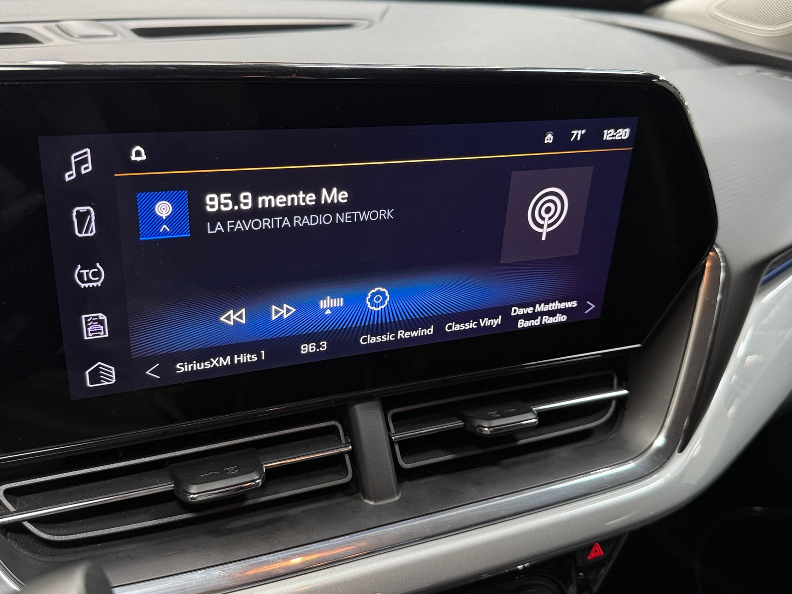 Thumbnail: 2025 Chevrolet Trax - 3
