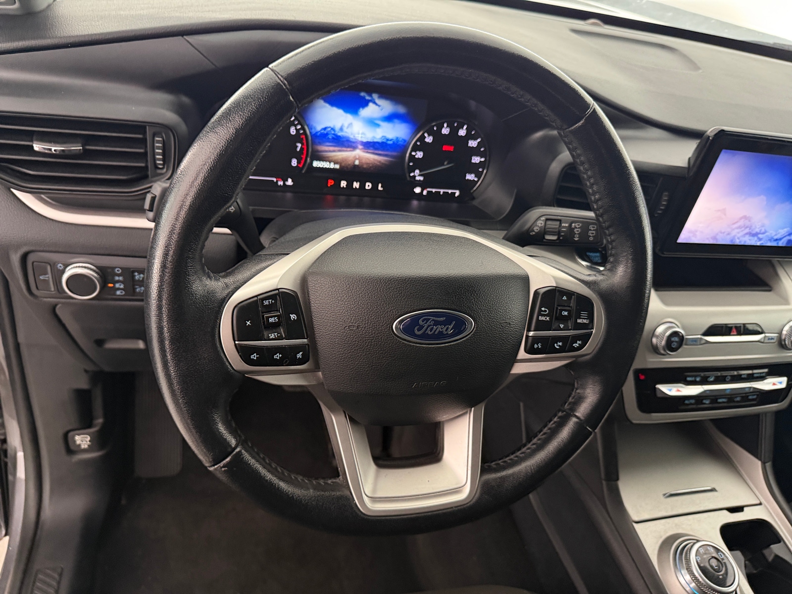 Thumbnail: 2022 Ford Explorer - 5