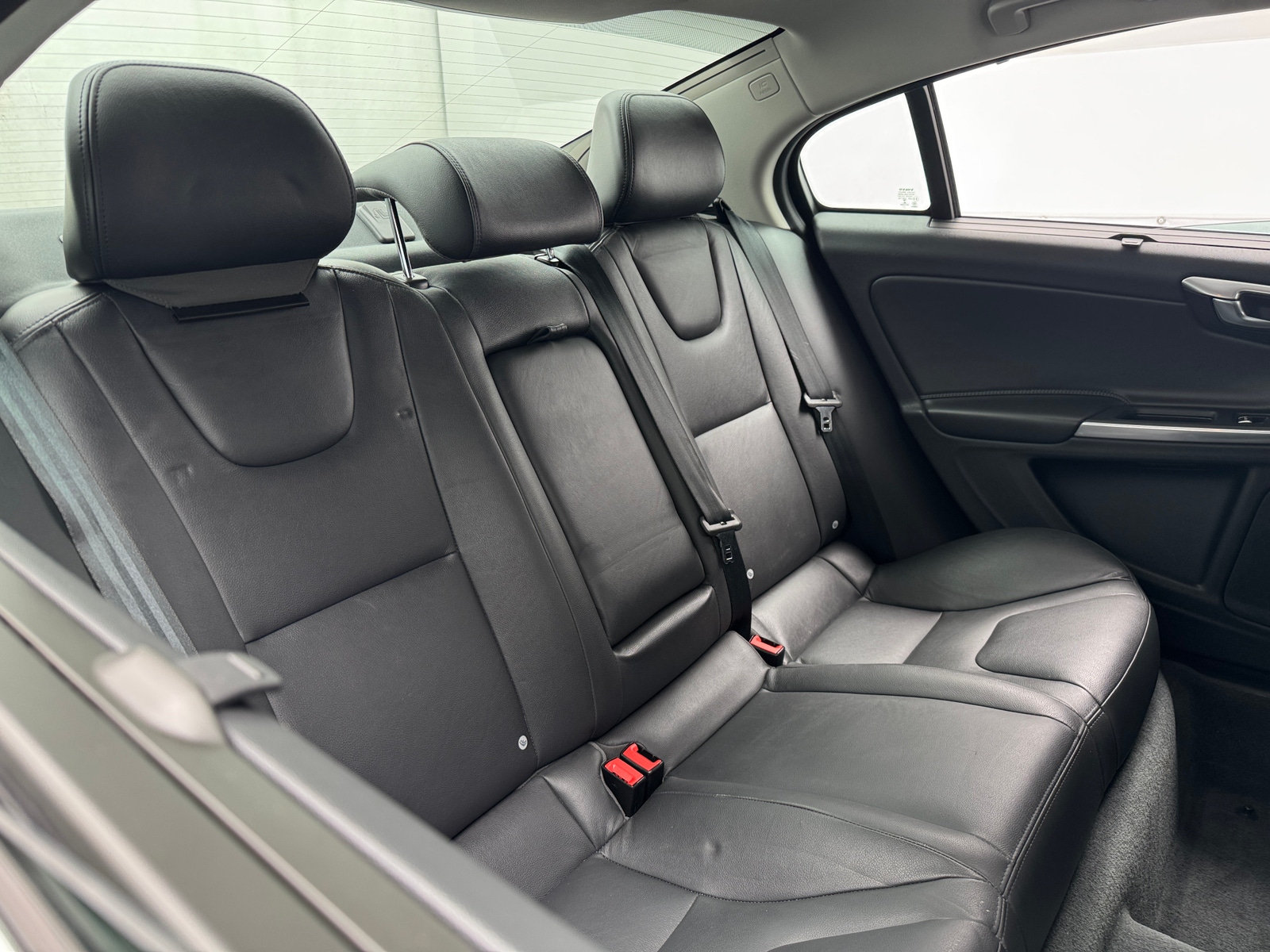 Thumbnail: 2018 Volvo S60 - 5