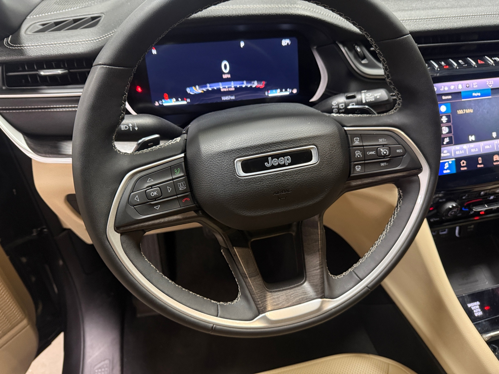 Thumbnail: 2024 Jeep Grand Cherokee L - 4