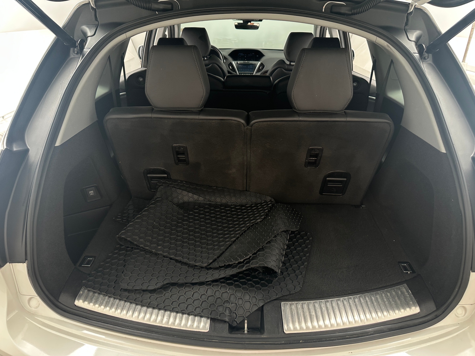 Thumbnail: 2020 Acura MDX - 6