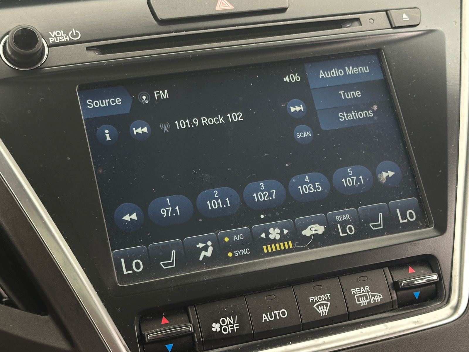 Thumbnail: 2020 Acura MDX - 3
