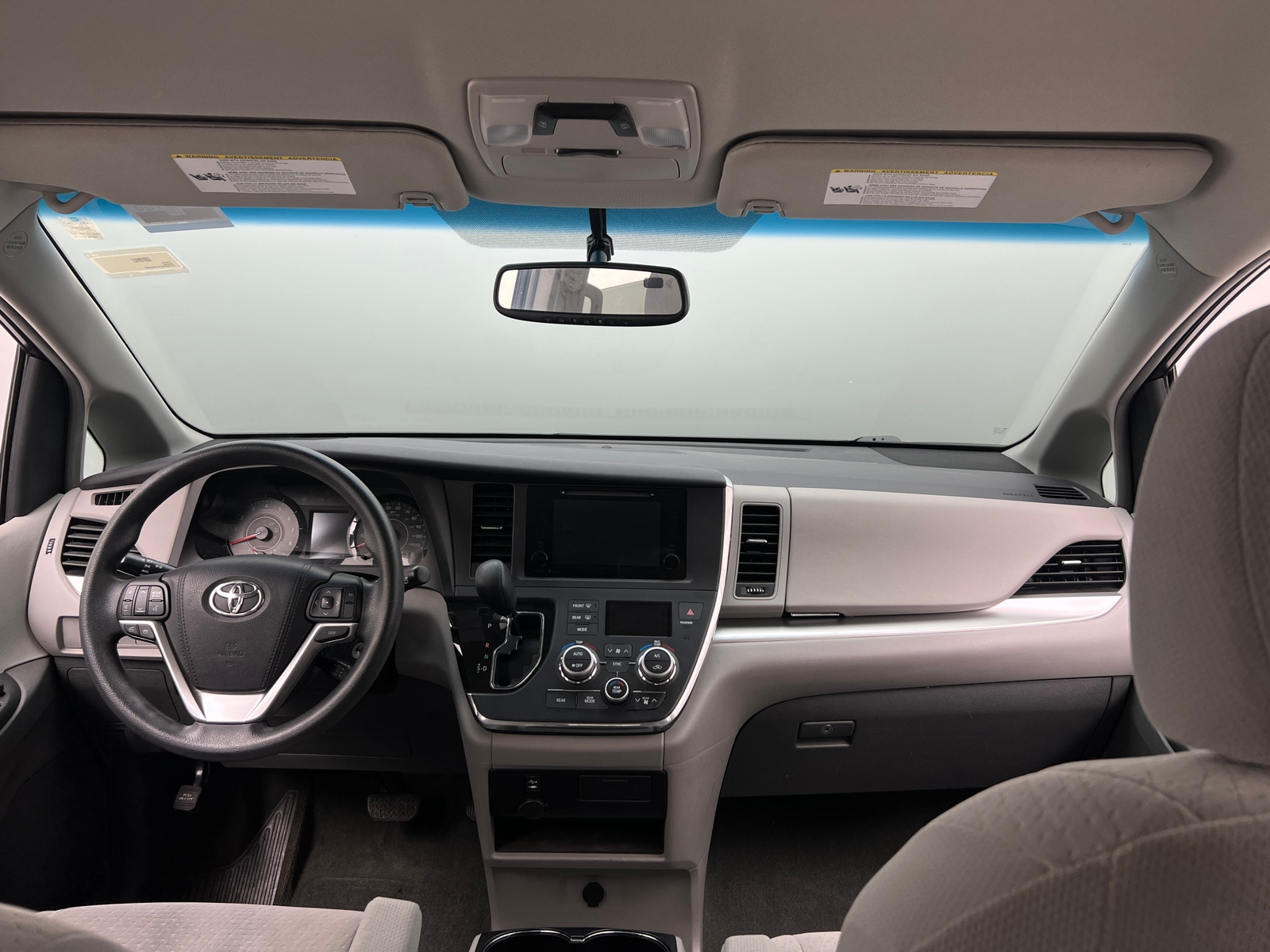 Thumbnail: 2015 Toyota Sienna - 3