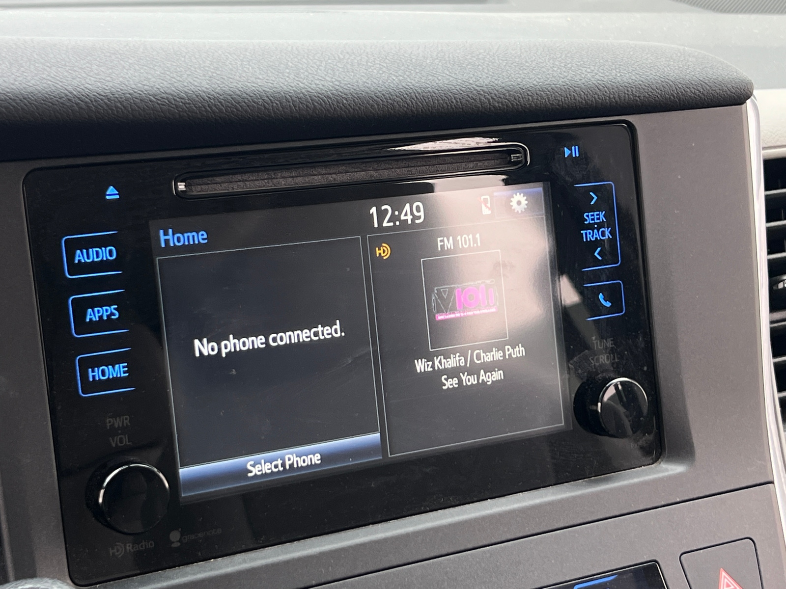 Thumbnail: 2015 Toyota Sienna - 4