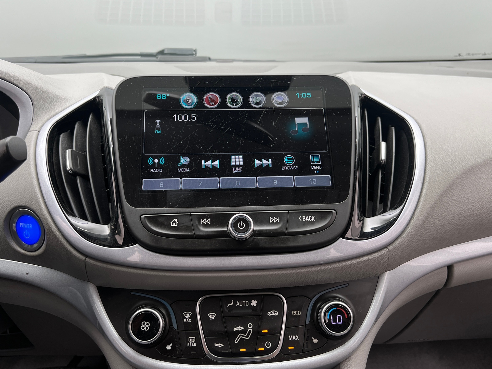 Thumbnail: 2017 Chevrolet Volt - 3