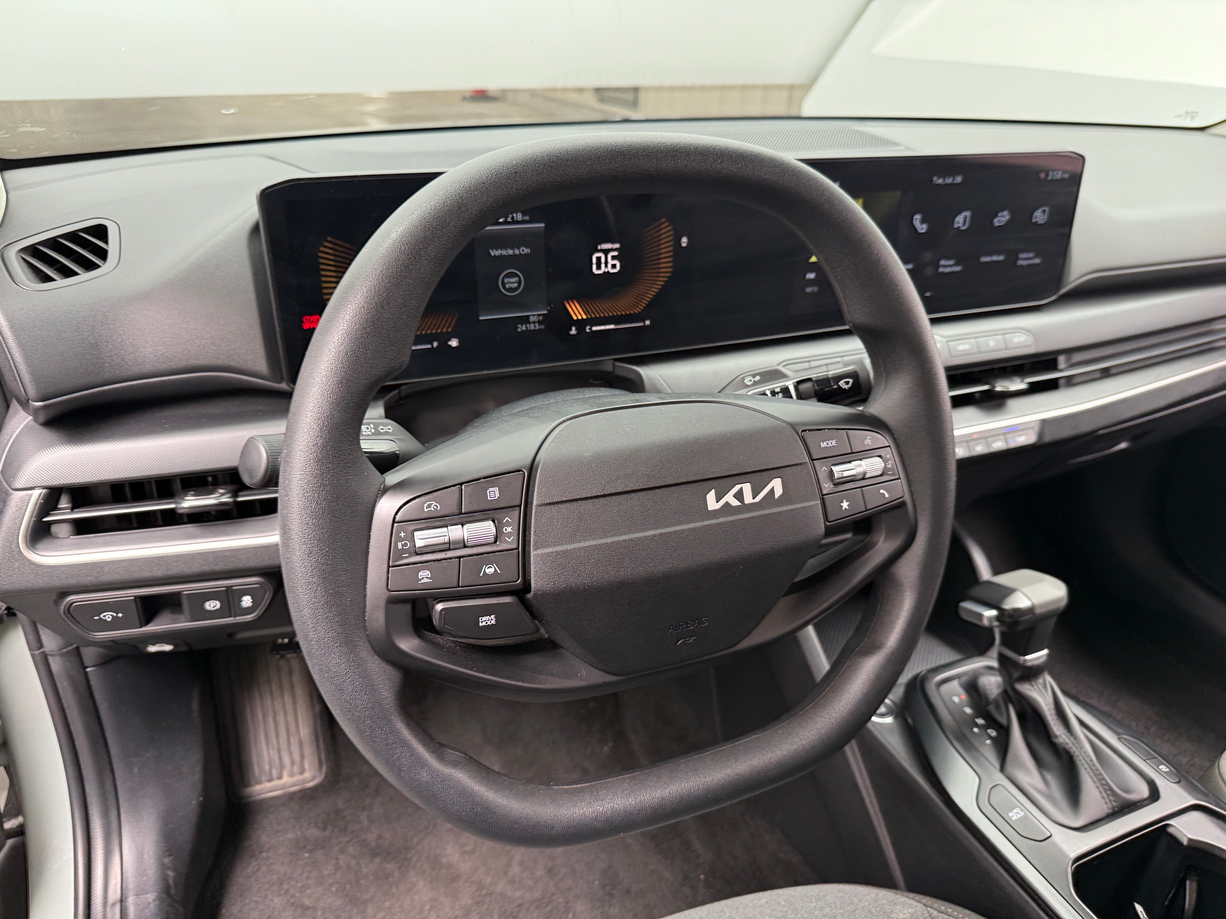 2025 Kia K4 LXS - Photo 8