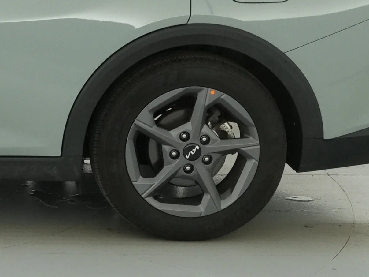 2025 Kia K4 LXS - Photo 16