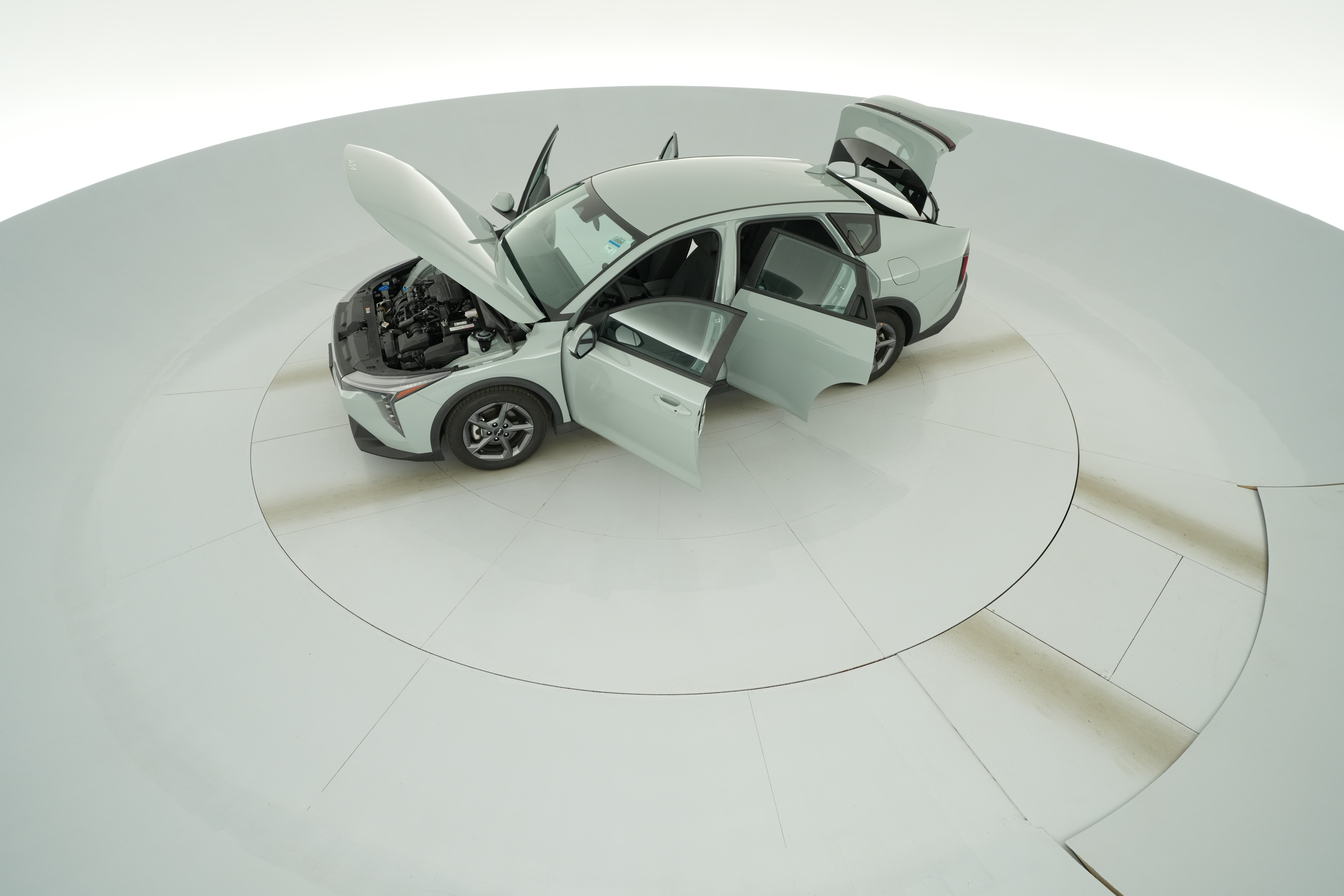 2025 Kia K4 LXS - Photo 40