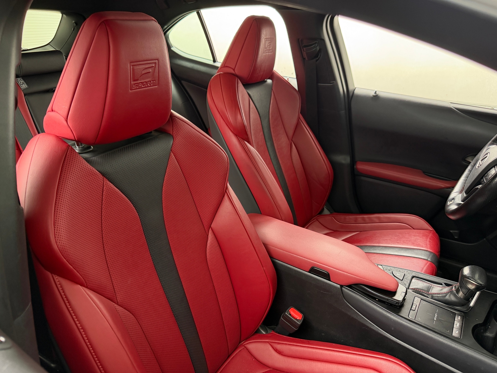 Thumbnail: 2019 Lexus UX - 2