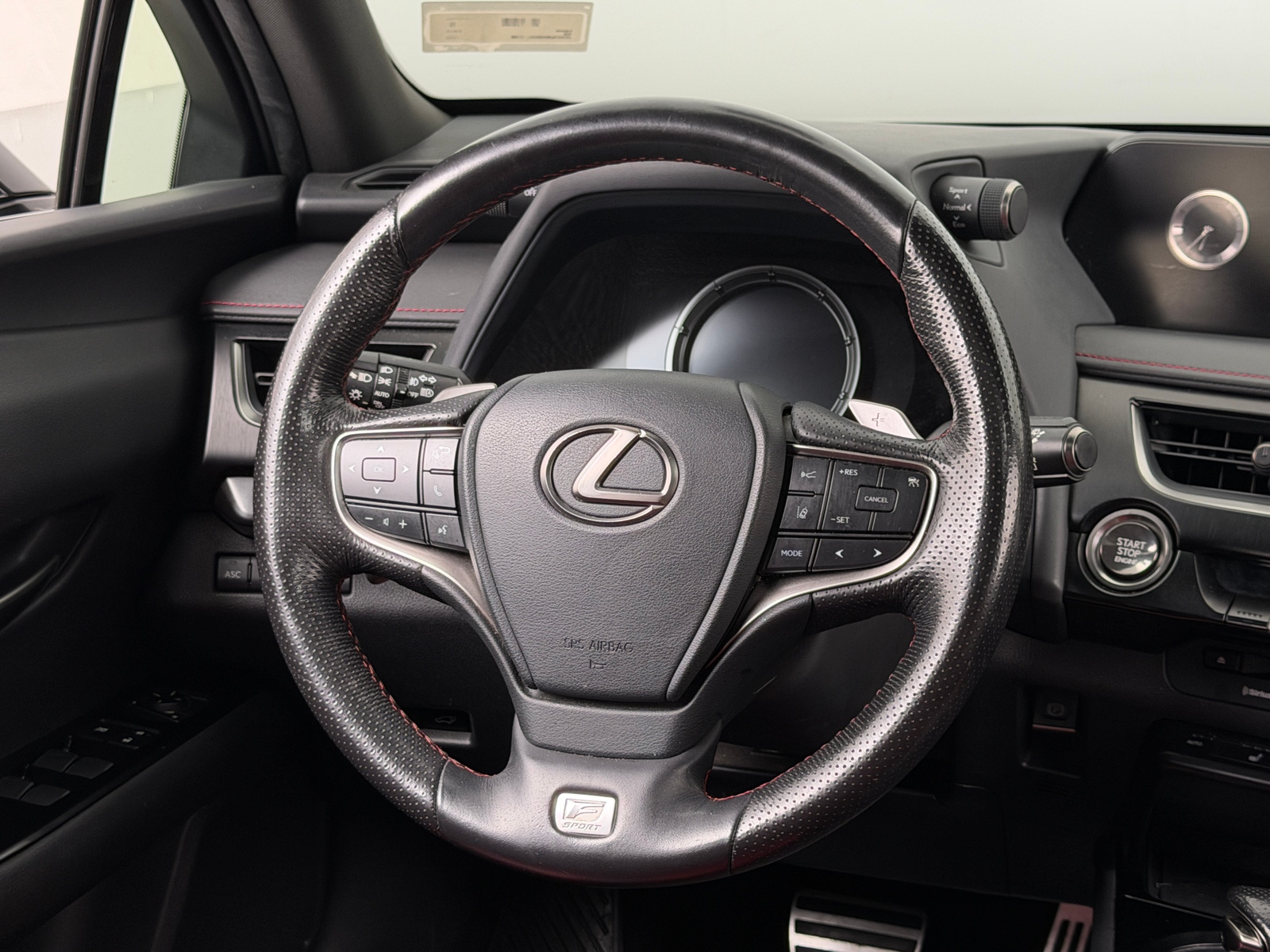 Thumbnail: 2019 Lexus UX - 5