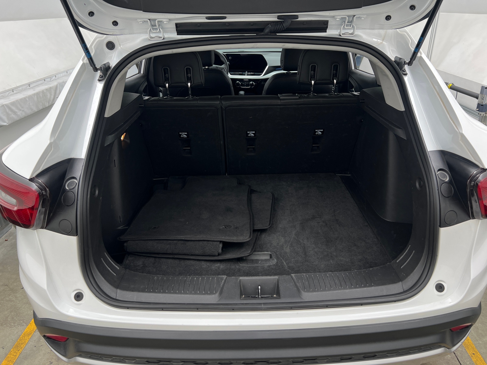 Thumbnail: 2025 Chevrolet Trax - 6