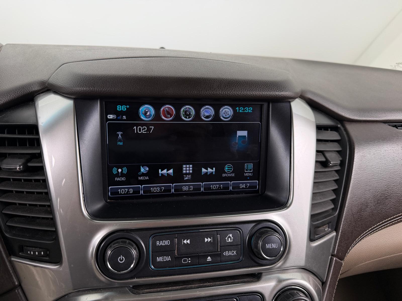 Thumbnail: 2020 Chevrolet Tahoe - 3