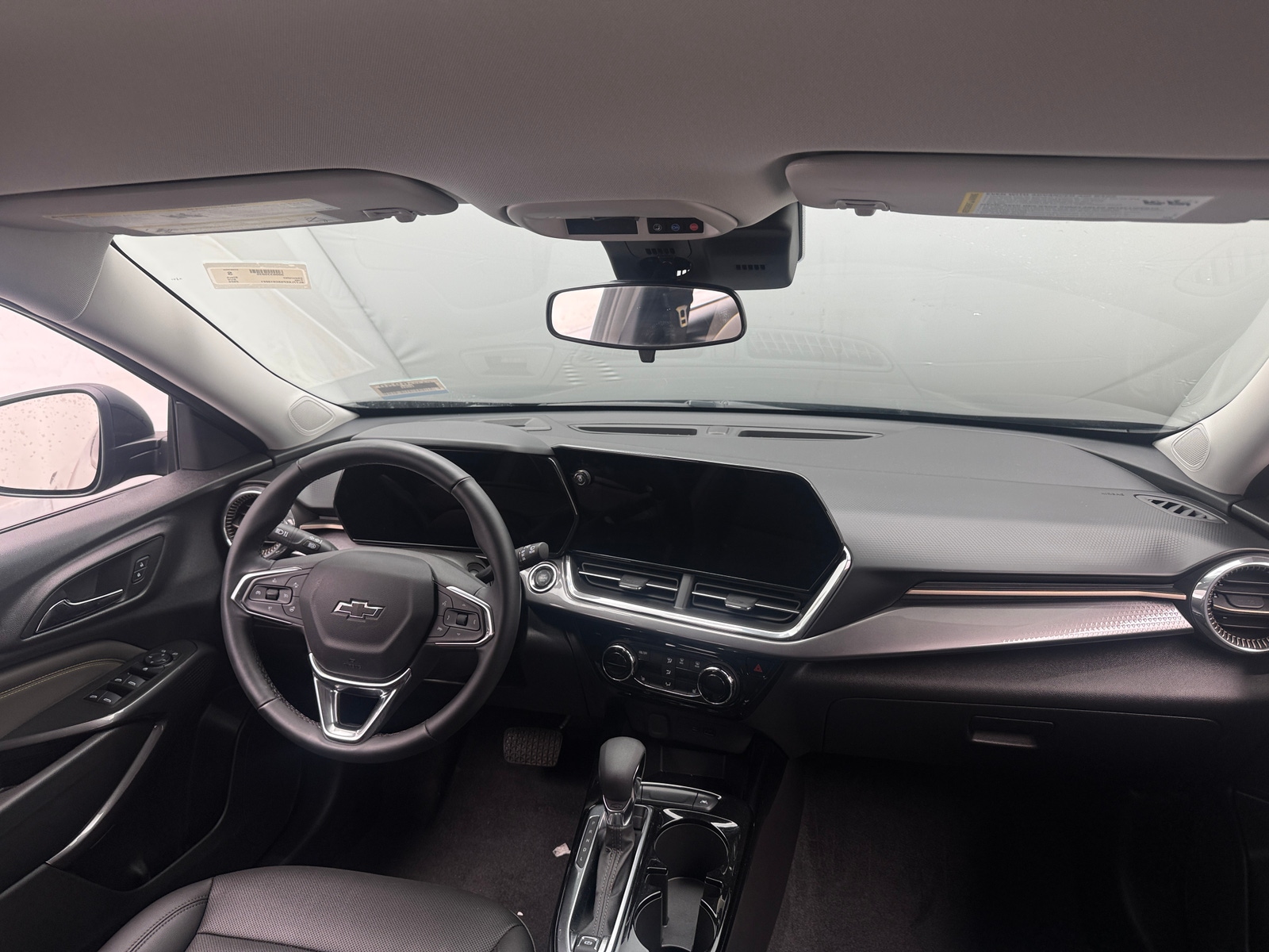 Thumbnail: 2025 Chevrolet Trax - 2
