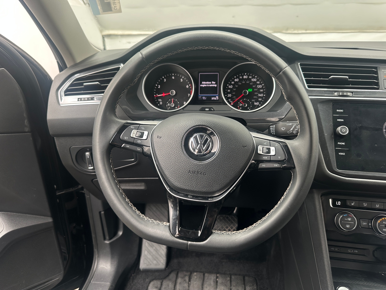 Thumbnail: 2021 Volkswagen Tiguan - 4