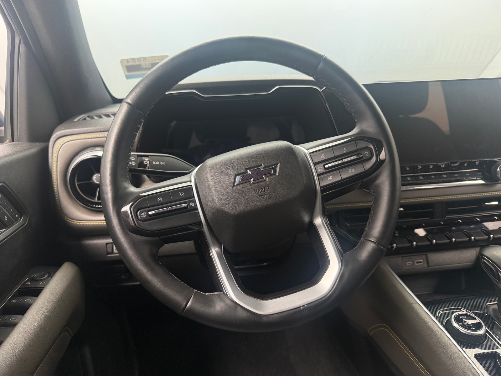 Thumbnail: 2023 Chevrolet Colorado - 4