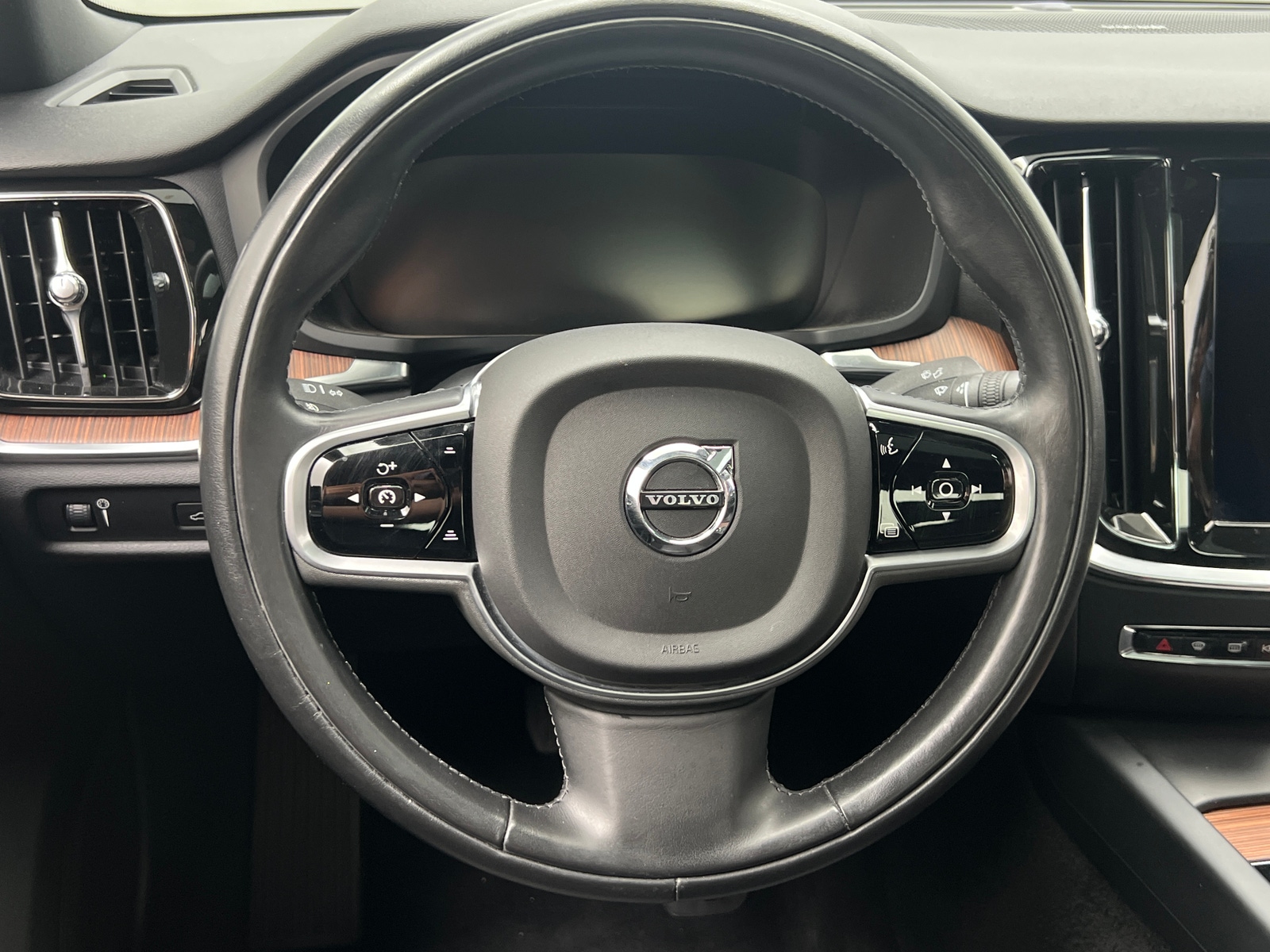 Thumbnail: 2020 Volvo S60 - 4