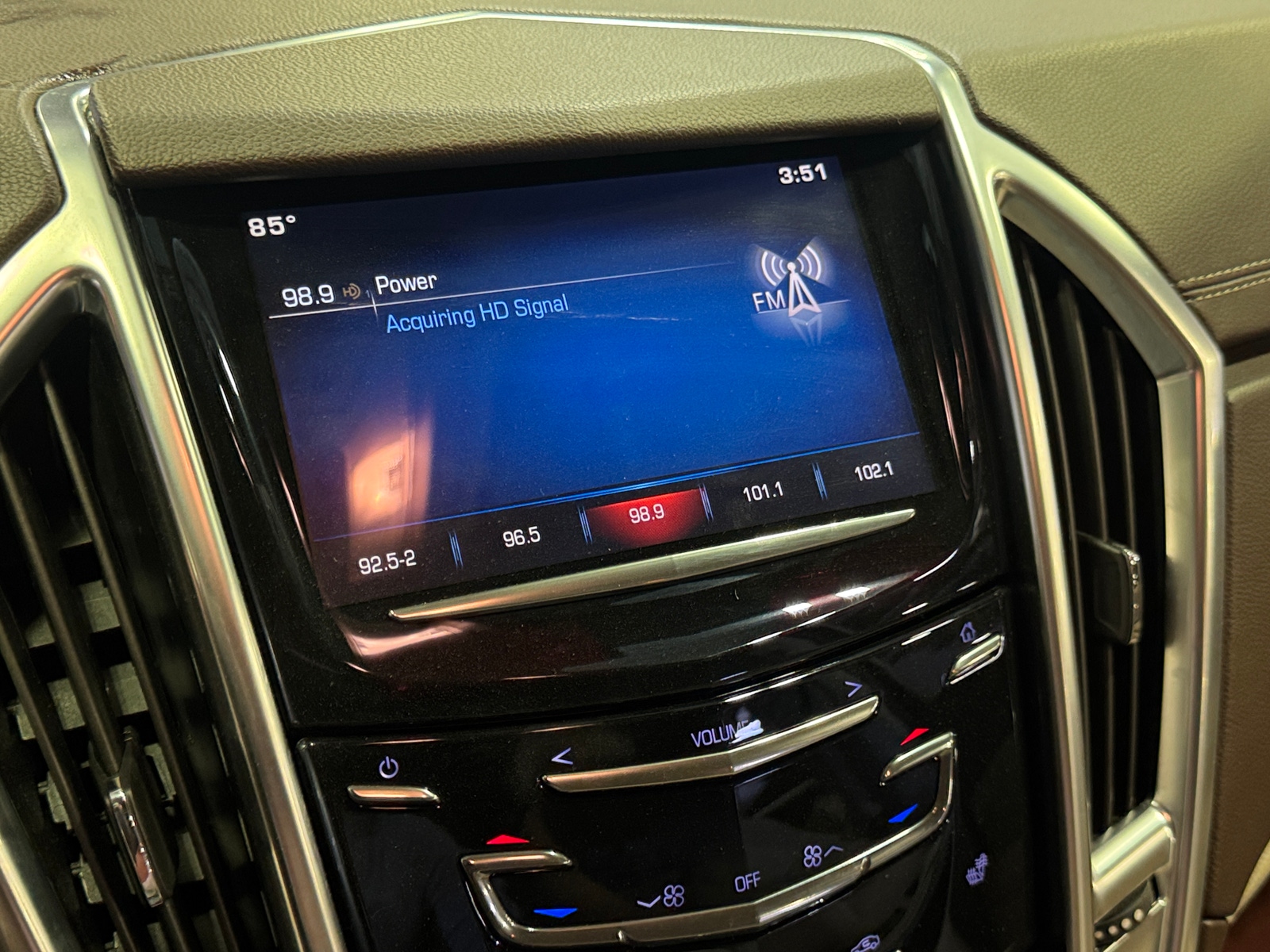 Thumbnail: 2015 Cadillac SRX - 3