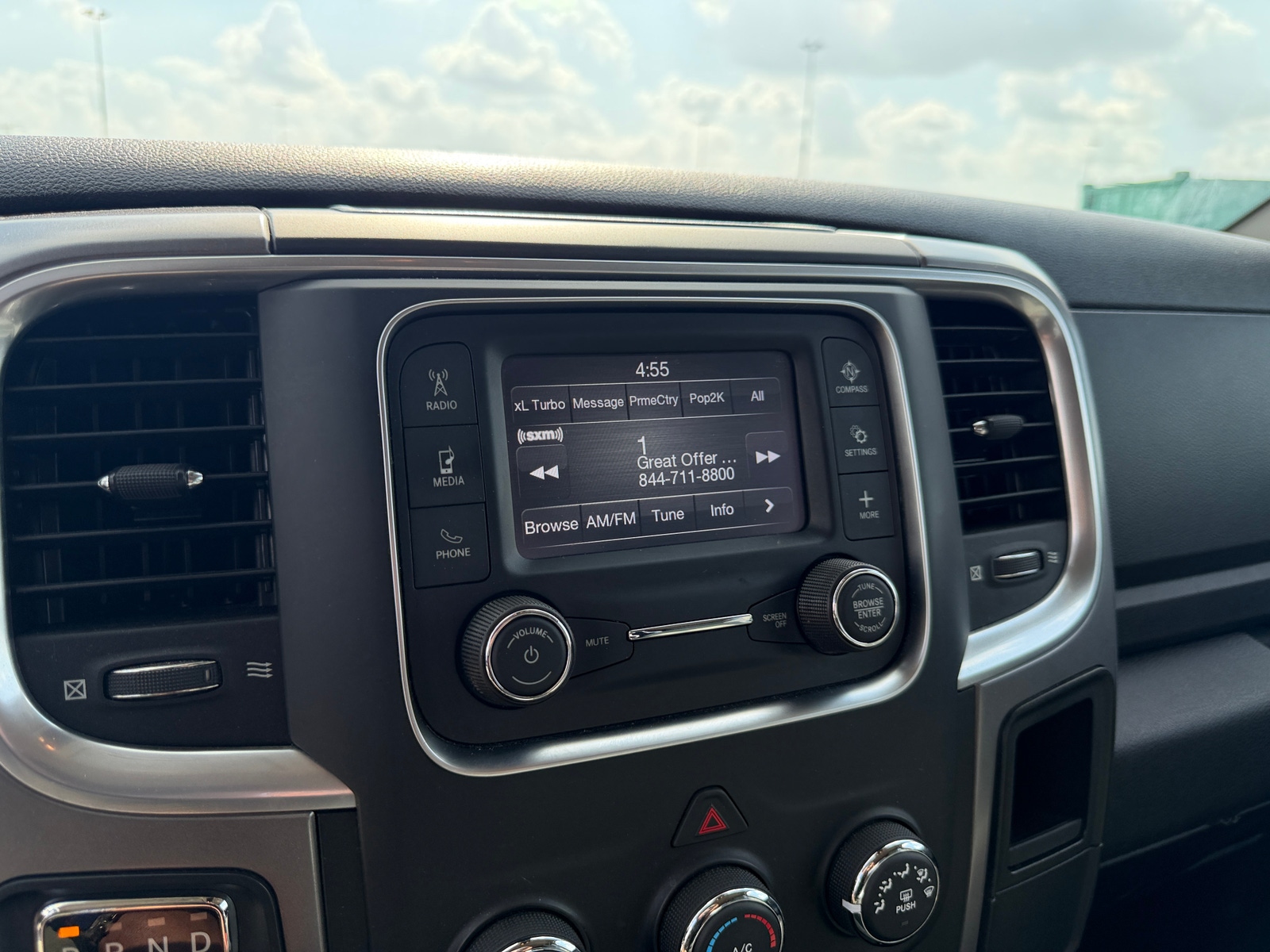 Thumbnail: 2022 RAM 1500 Classic - 4