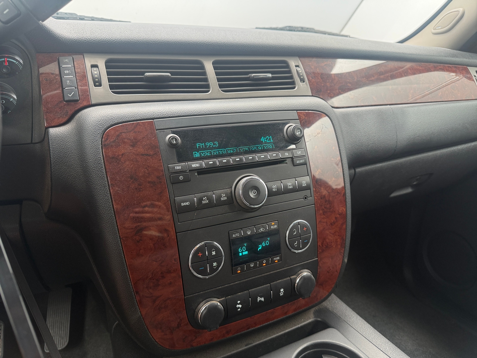 Thumbnail: 2013 Chevrolet Tahoe - 3