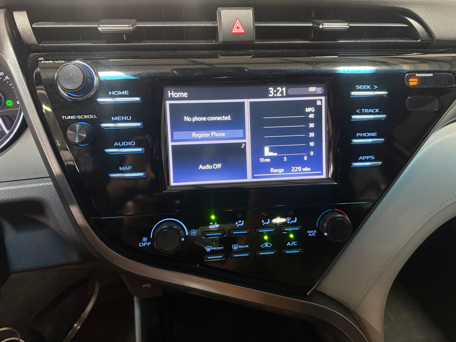 Thumbnail: 2019 Toyota Camry - 4