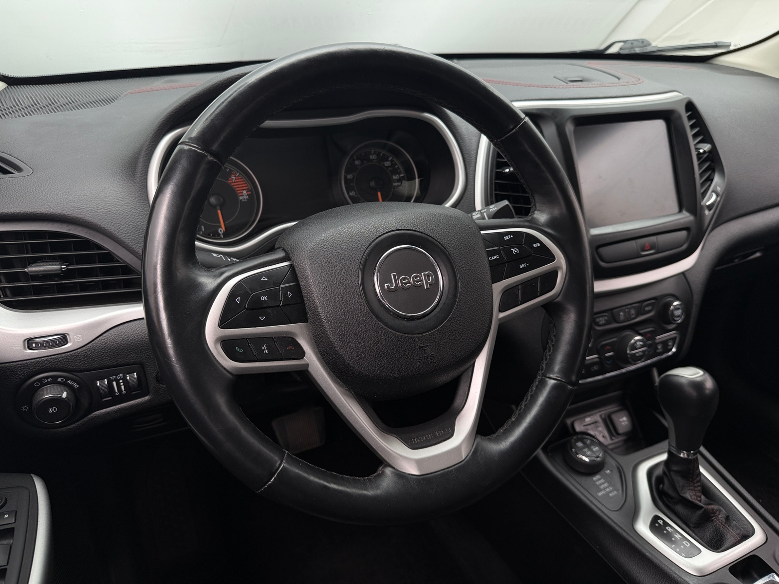 Thumbnail: 2017 Jeep Cherokee - 5