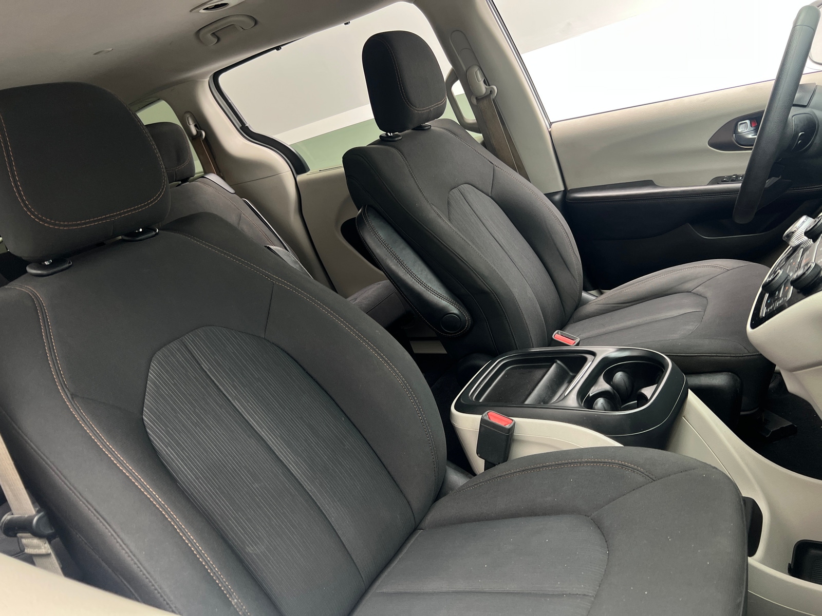 Thumbnail: 2018 Chrysler Pacifica - 2