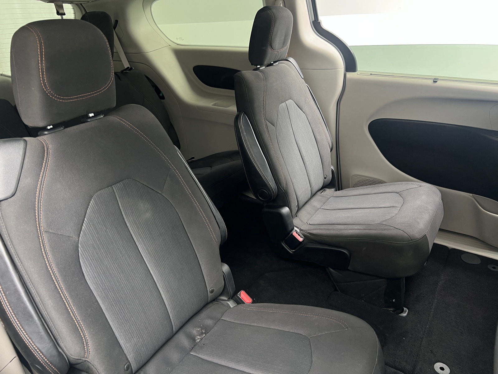 Thumbnail: 2018 Chrysler Pacifica - 6