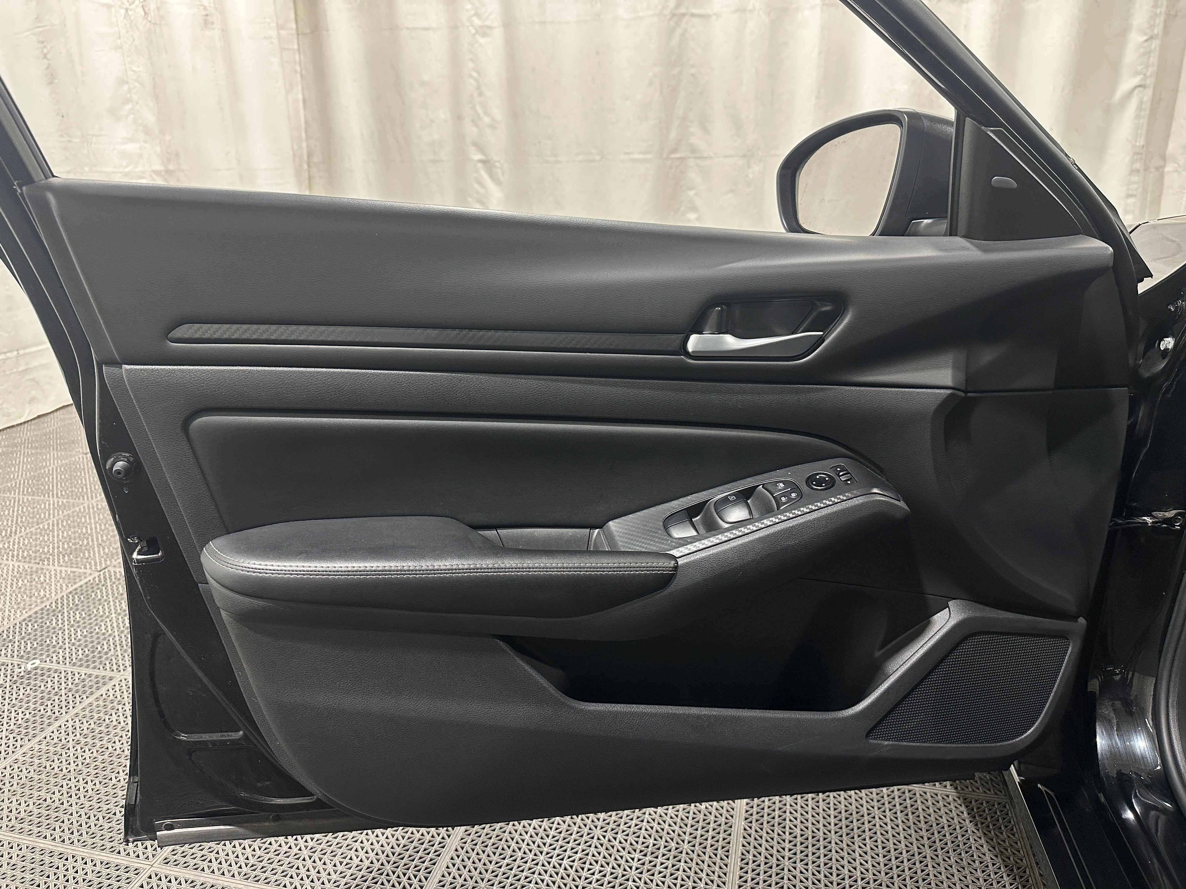 2025 Nissan Altima SV - Photo 5
