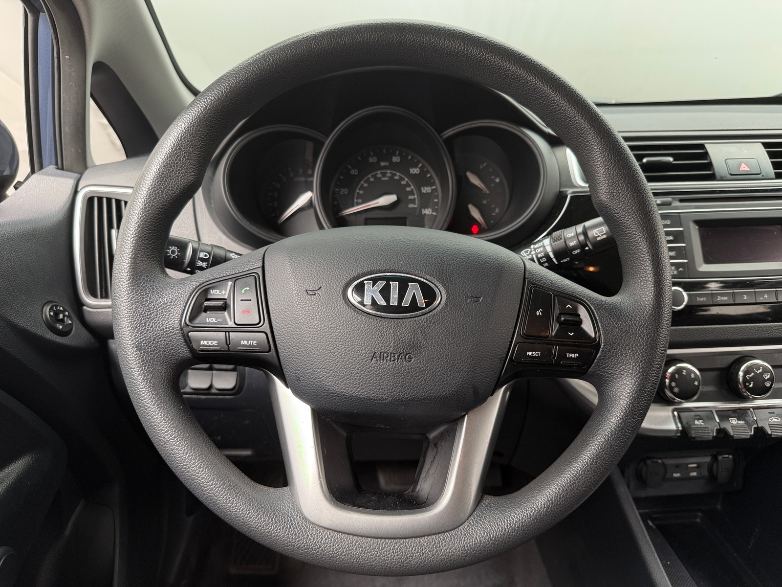 Thumbnail: 2016 Kia Rio - 5
