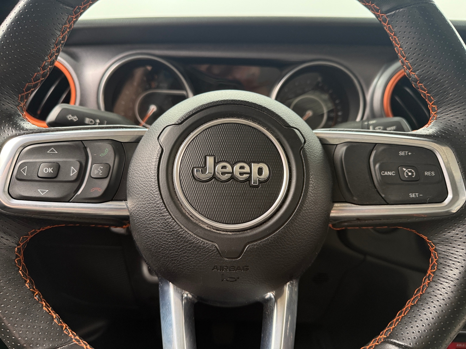 Thumbnail: 2023 Jeep Gladiator - 4