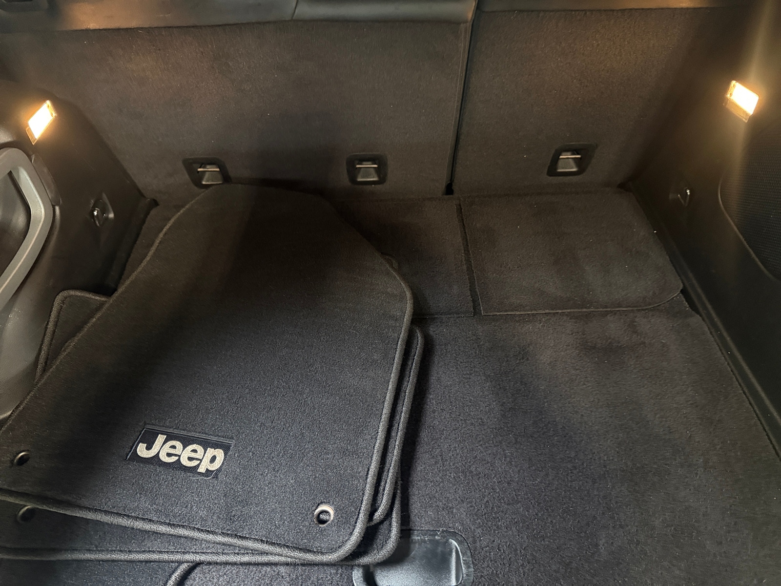 Thumbnail: 2015 Jeep Cherokee - 6