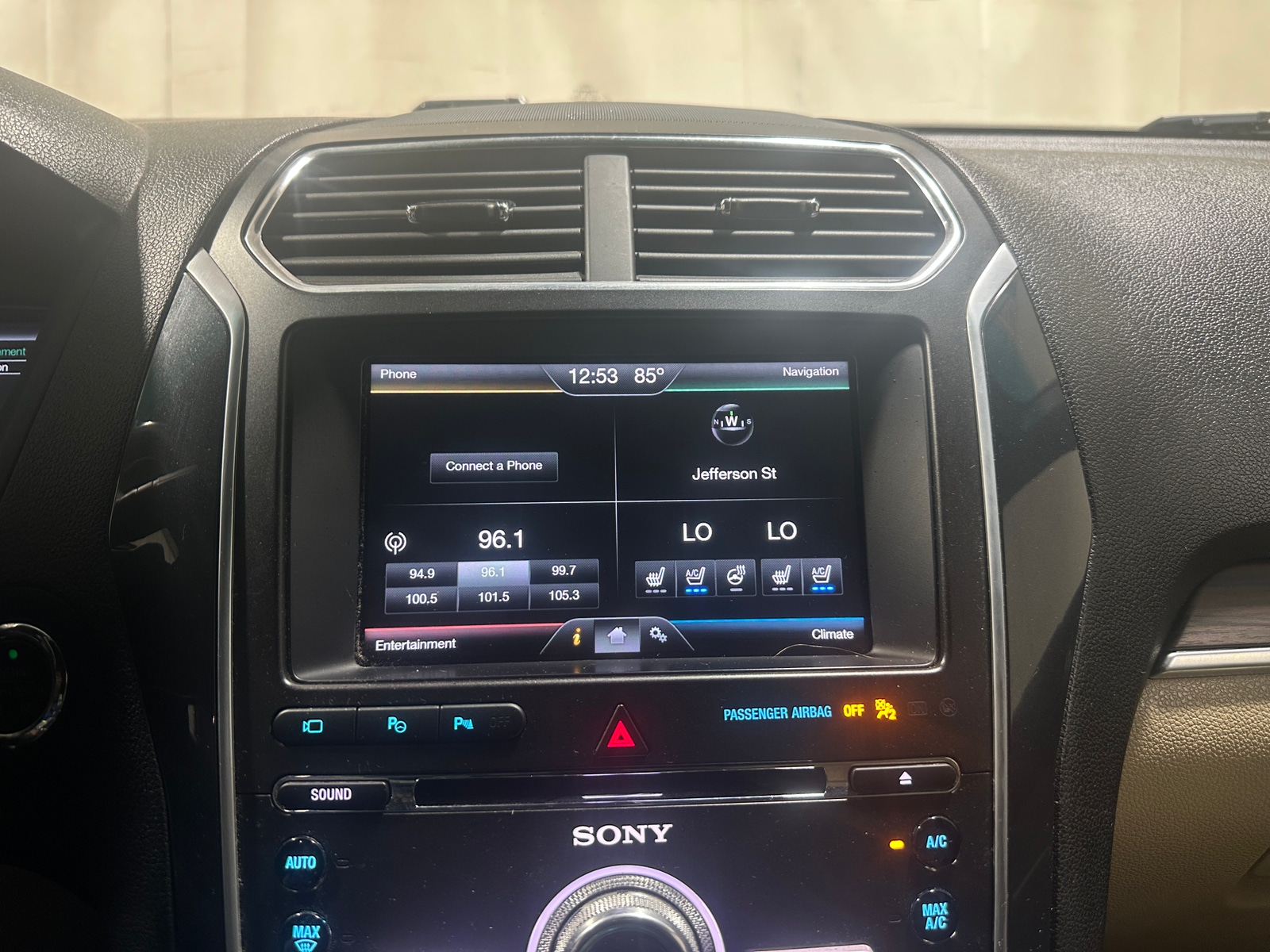 Thumbnail: 2016 Ford Explorer - 3