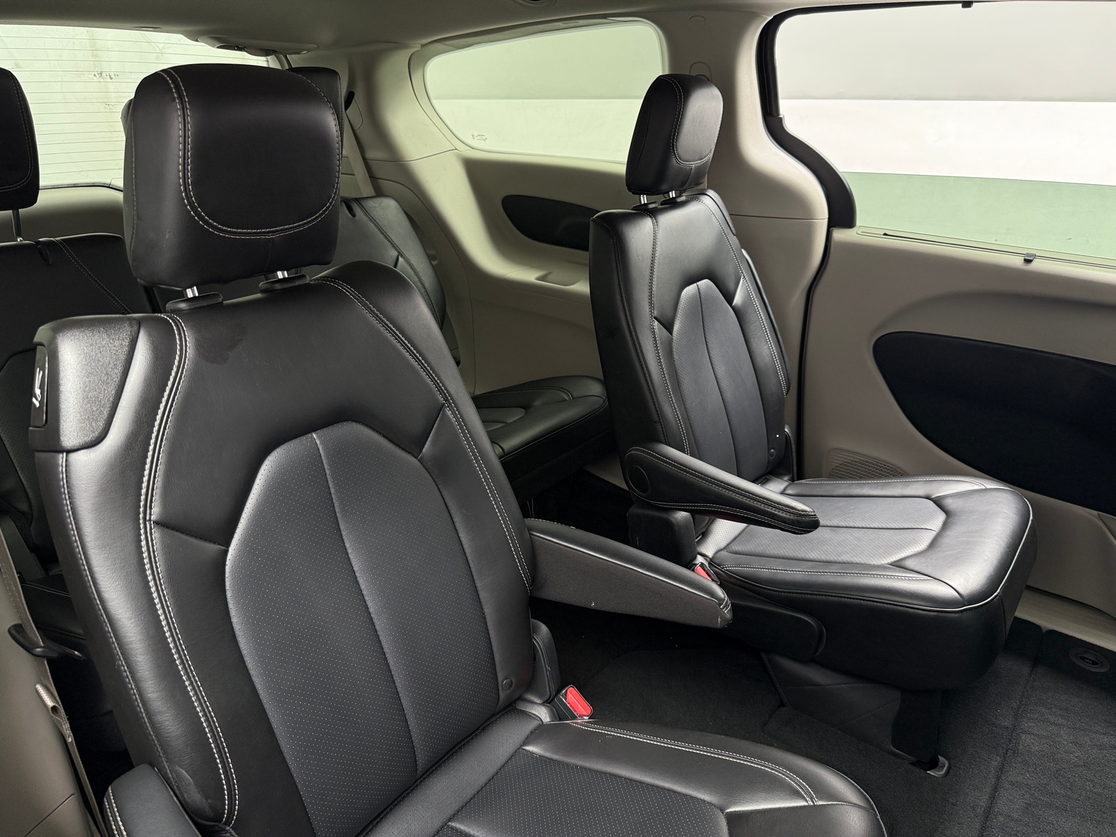 Thumbnail: 2024 Chrysler Pacifica - 5