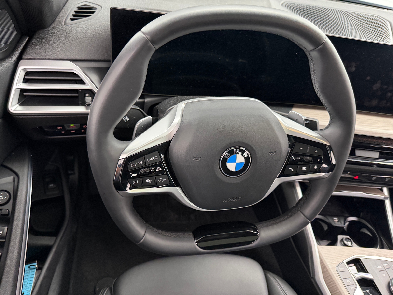 Thumbnail: 2025 BMW 3 Series - 4