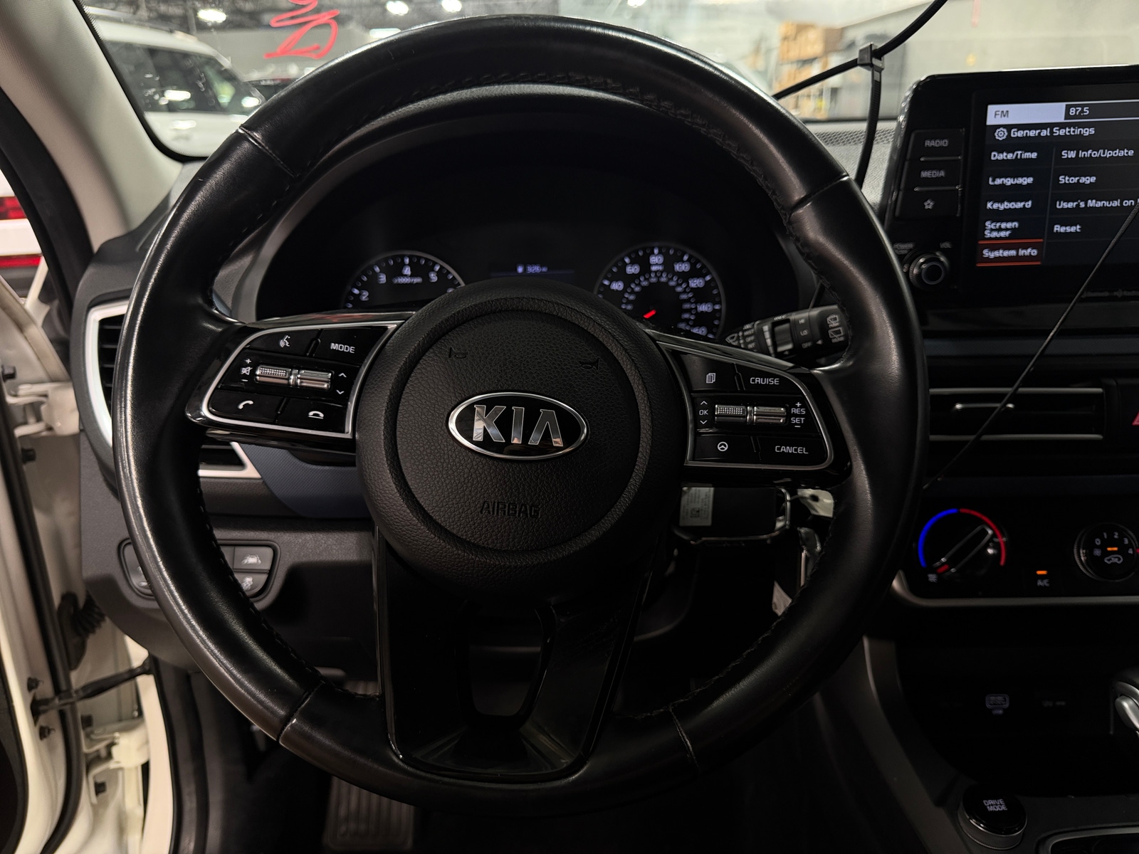 Thumbnail: 2021 Kia Seltos - 4