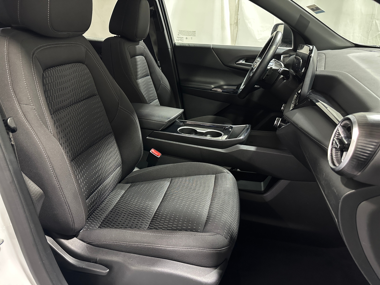 Thumbnail: 2025 Chevrolet Equinox - 2